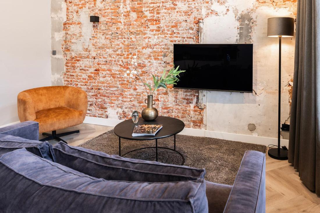 Xxl Loft With Bath Located Stadsvilla Tilburgo Exterior foto